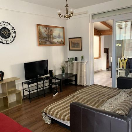 GRAND APPARTEMENT AVEC TERRASSE&JARDIN A 5 minutes de PARIS Cachan Exterior foto